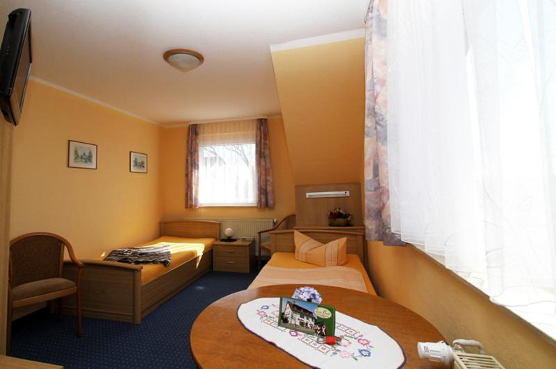 Familienhotel Zur Linde Panschwitz-Kuckau Exterior photo